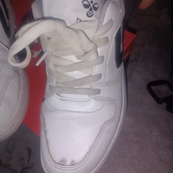 Hummel Ayakkabısında Kısa Sürede Deri Soyulması Ve Dikiş Açılması