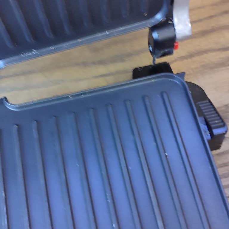 Garanti Kapsamında Tamir Edilmemiş Ve Kırık Tost Makinesi İadesi Talebi