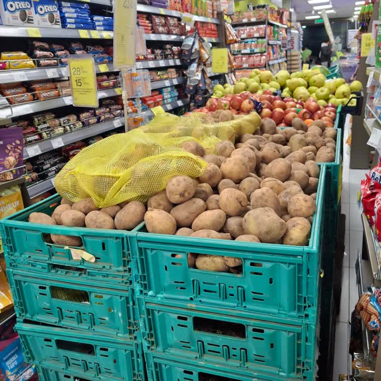 Kapanış Saatinde Manav Reyonu İçeri Alınarak Ürün Erişimi Engellendi