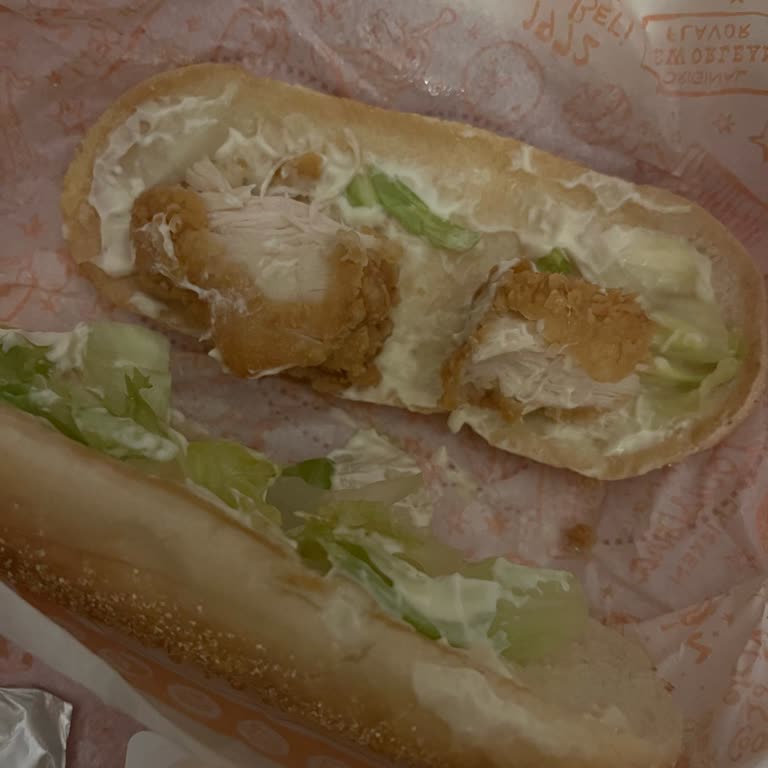 Kırık Tavuk Parçaları Ve Boş Ekmek: Hijyen Endişesi