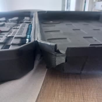 Koli Bandıyla Sarmalanan Pakette Çanta Parçalandı, Hemen Değişim Talep Ediyorum