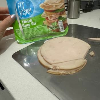 Polonez Hindi Füme Ürününün Küflenmesi Ve Kötü Kokusu Güvenimi Sarsıyor