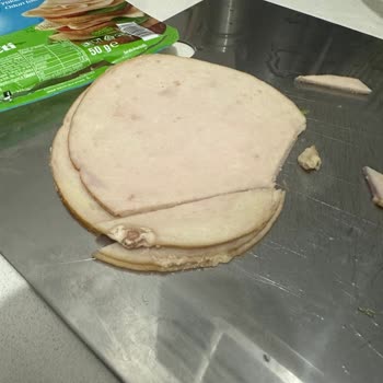 Polonez Hindi Füme Ürününün Küflenmesi Ve Kötü Kokusu Güvenimi Sarsıyor