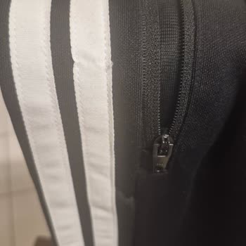 Adidas Eşofman Altında Ayıplı Dikiş Ve Uzun Değişim Süreci