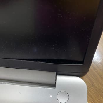 Lenovo Ideapad 1 Menteşe Kırılması Ve Ücretsiz Onarım Talebi