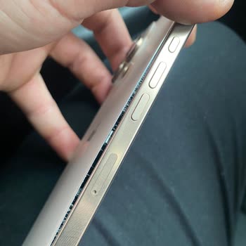 Yeni İphone Pil Şişmesiyle Güvenlik Riski Ve Değişim Talebi