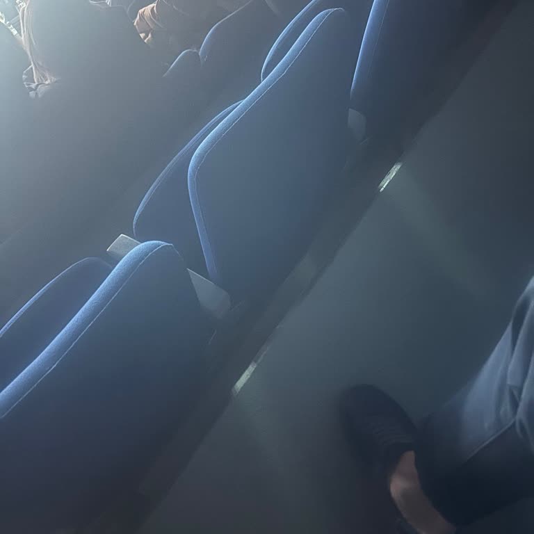 Kırık Koltuklar Ve Yetersiz İletişim Nedeniyle Ücret İadesi Talebi