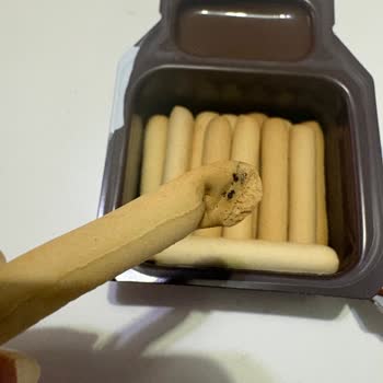 Nutella&GO Ürününde Küflenmiş Galeta Ve Şekil Bozukluğu