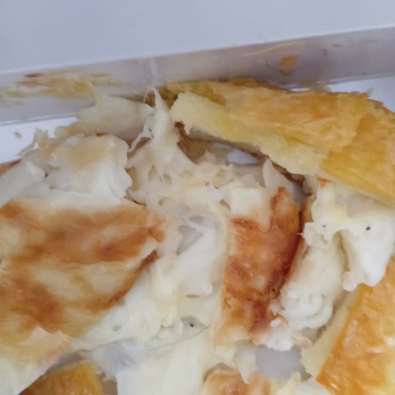 Fazla Çekilen Ücret Ve İçinde Kıl Olan Soğuk Börek Nedeniyle İade Talebim