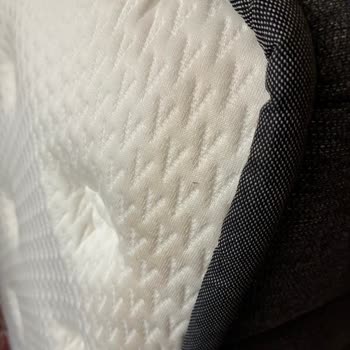 Enza Home'dan Hasarlı Paketle Gelen Kirli Yatak, Yardımcı Olunamadı