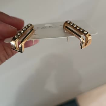 Görseldeki Küpeyle Farklı Ürün Gönderildi, Satıcı Hatasını Kabul Etmiyor