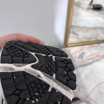 Shopier Üzerinden Alınan New Balance Ayakkabıda Taban Ayrıldı, İade Talebi