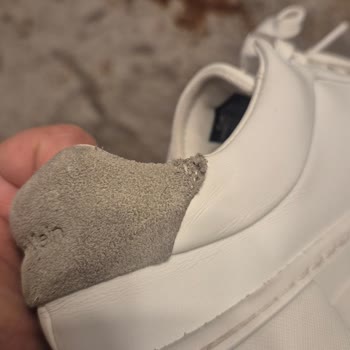 Boyner'den Aldığım Calvin Klein Sneaker’da Topuk Dokusunun Parçalanması Ve Şeffaf Olmayan İade Süreci