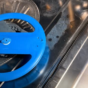 Elektrolux Bulaşık Makinesinde Kireçli Su İzleri Ve Tekrarlayan Servis Sorunu