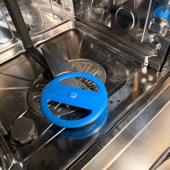 Elektrolux Bulaşık Makinesinde Kireçli Su İzleri Ve Tekrarlayan Servis Sorunu