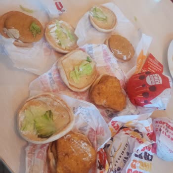 Eksik Sipariş Ve Alerjen Salata Eklendiği İçin Çocuklar Aç Kaldı