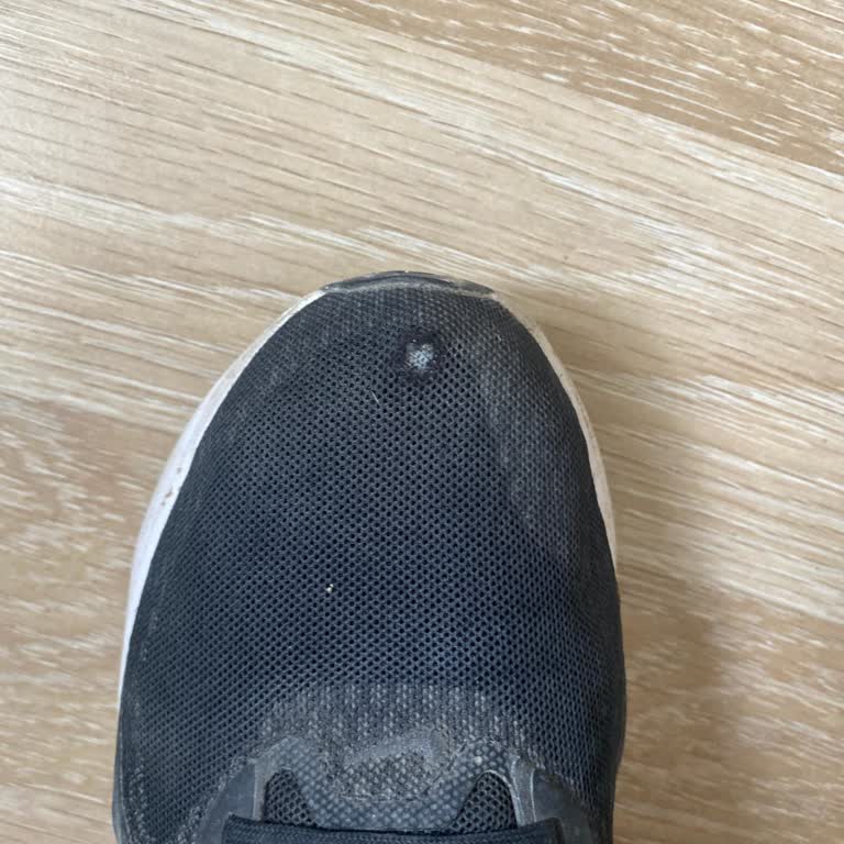 FLO Mağazasında Yırtılan Ayakkabı İçin Değişim Reddi