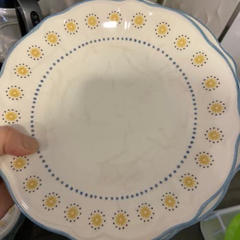 Bella Maison Tabakları Derin Çiziklerle Deforme, Müşteri Hizmetlerine Ulaşılamıyor