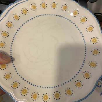 Bella Maison Tabakları Derin Çiziklerle Deforme, Müşteri Hizmetlerine Ulaşılamıyor