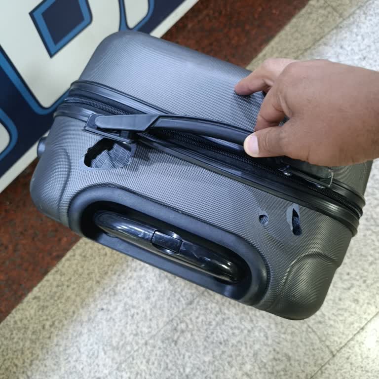 Kamil Koç Bagajda Ezilen Valiz İçin Tamir Ücreti Talebi Ve İade İstemi
