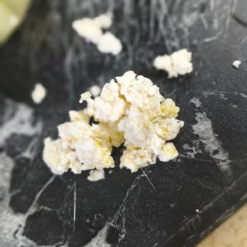 Lor Peynirinde Renkli Topaklar Ve Hijyen Sorunu