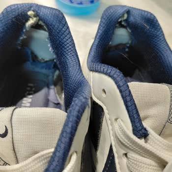 İki Çift Ayakkabının Topuk İç Kısmındaki Erime Sorunu Ve İade Talebi