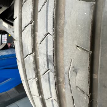 Continental PremiumContact 7 Lastiklerinde Hızlı Aşınma Ve Güvenlik Endişesi