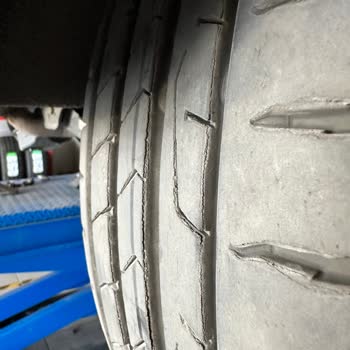 Continental PremiumContact 7 Lastiklerinde Hızlı Aşınma Ve Güvenlik Endişesi