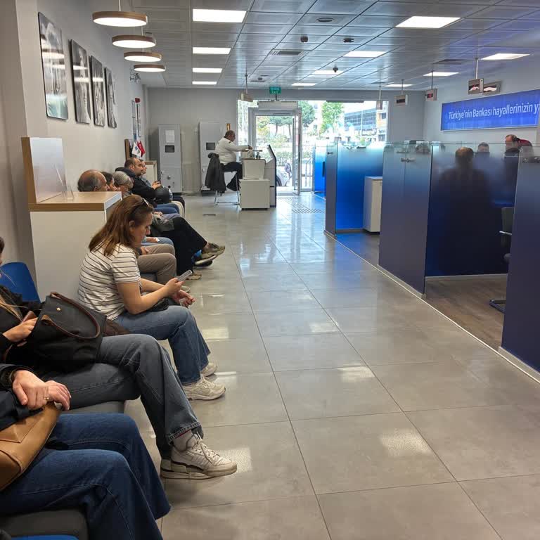 Şemikler Şubesinde Gişe Azlığı Nedeniyle 40 Dakika Beklemek Zorunda Kaldım