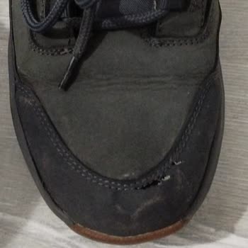 FLO Ayakkabı Şubesinde Açılan Ayakkabı Dikişi Ve Renk Uyumsuzluğu Red Kararıyla Karşılaşıldı