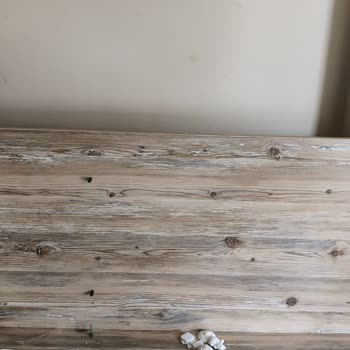 Eksik Raflar Ve Hasarlı Şifonyer Çekmecesi İçin Acil Teslim Talebi