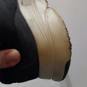 Skechers Ayakkabısında Sarı Taban Kusuru: Garanti Kapsamında Değişim Talebi