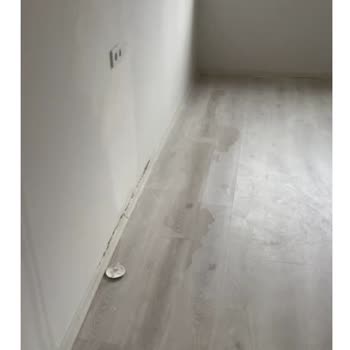 Turkcell Baz İstasyonu Kablo Yataklarından Çatı Sızıntısı Ve Ev Hasarı