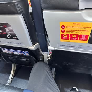 Pegasus Uçak Koltuklarındaki Yıpranma Ve Dar Koltuk Aralığı Şikayeti