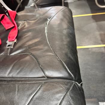 Pegasus Uçak Koltuklarındaki Yıpranma Ve Dar Koltuk Aralığı Şikayeti