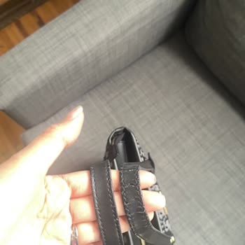 Pierre Cardin Çantasında Kısa Sürede Çatlaklar Hayal Kırıklığına Yol Açtı