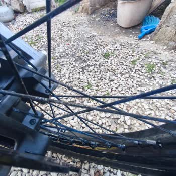 Fakir Jant Temizleyici Kullanımından Motosiklet Jant Ve ABS Metal Yüzeyinde Ağır Hasar