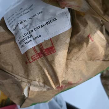 Kola Dökülmüş Ve Poşetler Islak, Tam Ücret İadesi Talebi