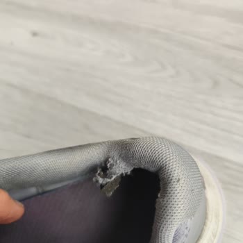 Ayıplı İç Astarı Delik Açan Ayakkabı İçin Ücret İadesi