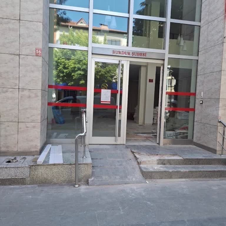 Ziraat Bankası Burdur Şubesinde Ulaşılmaz Müşteri Temsilcisi Nedeniyle Sürekli Mağduriyet