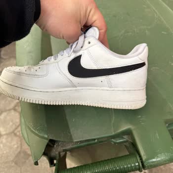 Barçın Mağazasında Satın Alınan Nike Air Force 1 Ayakkabısının Kısa Sürede Çatlaması Ve Deformasyonu