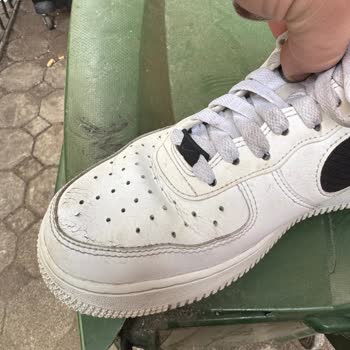 Barçın Mağazasında Satın Alınan Nike Air Force 1 Ayakkabısının Kısa Sürede Çatlaması Ve Deformasyonu