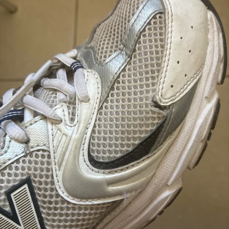 New Balance 530 Ayakkabının Filesindeki Yırtıktan Dolayı Değişim Talebi