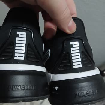 Puma Ayakkabısının Boyası Tek Gün İçinde Çöktü, Hepsiburada Üretim Hatasını Reddetti