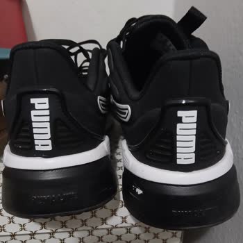 Puma Ayakkabısının Boyası Tek Gün İçinde Çöktü, Hepsiburada Üretim Hatasını Reddetti