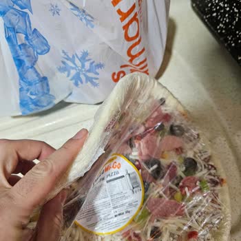 Çözülmüş Dondurulmuş Pizza Teslim Edildi Ve Soğuk Zincir Kırıldı