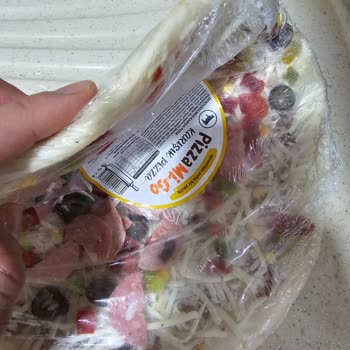 Çözülmüş Dondurulmuş Pizza Teslim Edildi Ve Soğuk Zincir Kırıldı