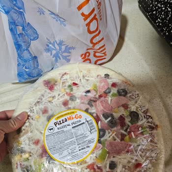 Çözülmüş Dondurulmuş Pizza Teslim Edildi Ve Soğuk Zincir Kırıldı
