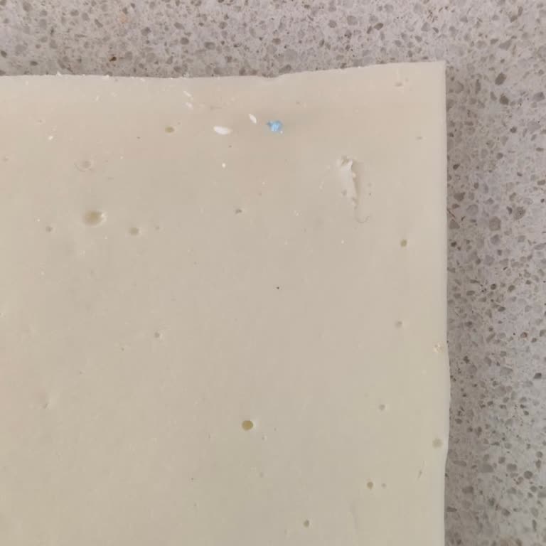Bahçıvan Tost Peynirinde Mavi İp Bulunması Hijyen Endişesi