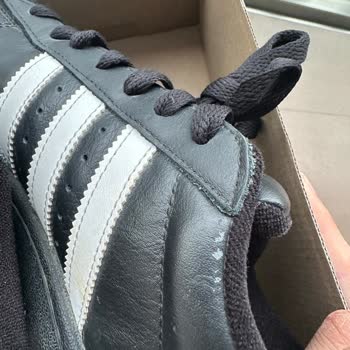 Adidas Superstar Ayakkabısının Kısa Sürede Soyulması Ve Çözüm Sunulmaması